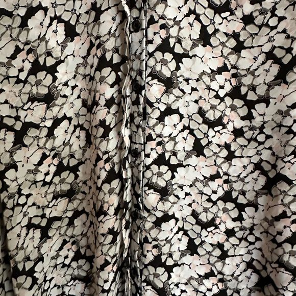 Elle White, Black, and Pink Floral Button Up Blouse, Large, Pre-owned - Picture 5 of 8